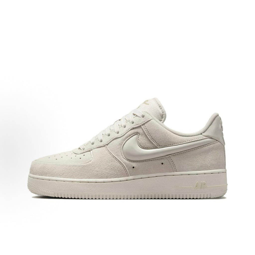 Nike Air Force 1 Women's Low-Top Sneakers – Light Bone (Split-Suede)
