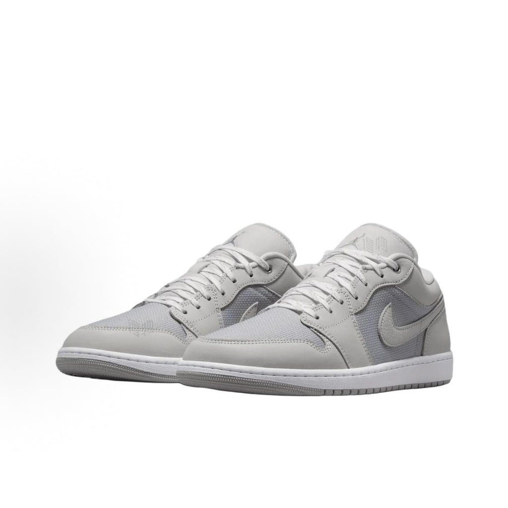 Jordan Air Jordan 1 Retro Men's Basketball Shoes (Light Grey)