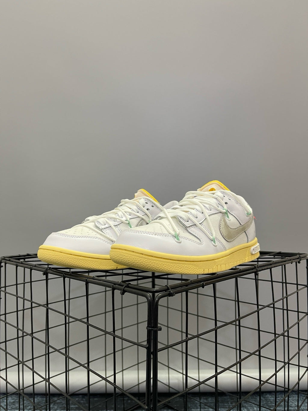 Dunk Low X OW Lot 1